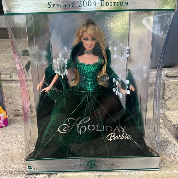 Other - Vintage 2004 Christmas Barbie